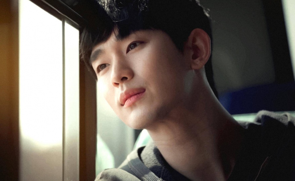 张根硕退伍后首露面，脸上沟壑纵横法令纹严重