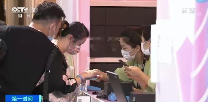 利潤超高的商品，有些年輕人卻愿為它一擲千金