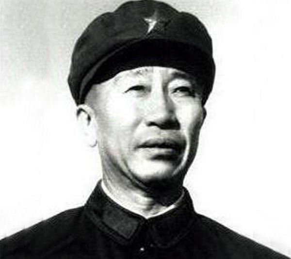 “双料少将”解方：美军眼中最难缠的对手，彭德怀叫他“诸葛亮”