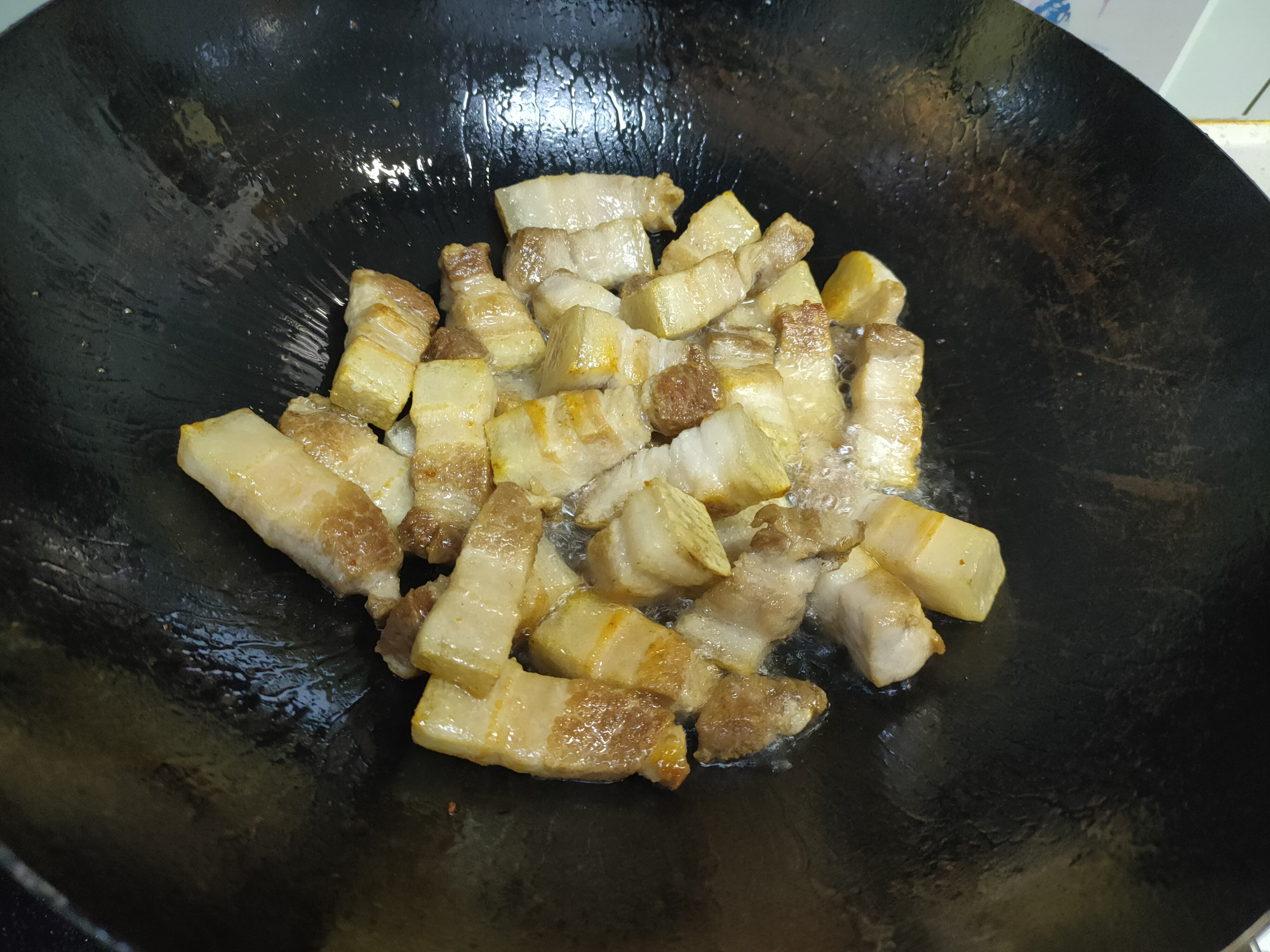 紅燒肉，記住“2不放2竅門”，肉香十足、軟糯入味，不柴不油膩