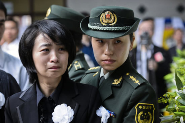 “中国最美女警官”：教师转行武警，31岁特招入伍，入职即少校