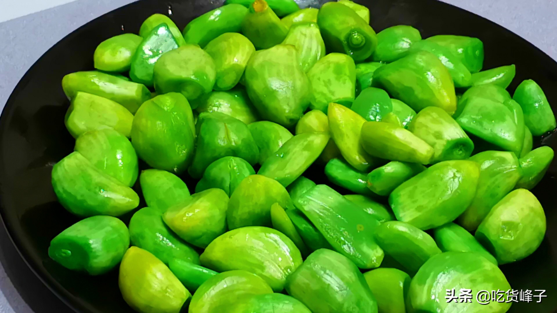 Dried meat 8 bloat dried meat 8 garlic, remember well " 1 cut 2 white " , 7 days become dark green, already simple fast