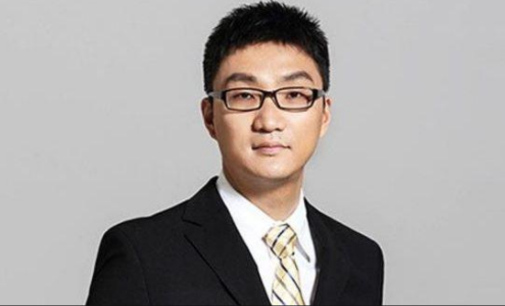 不愿当中国首富的黄铮，靠着这三位贵人，成就千亿身家