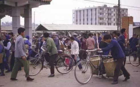 30張老照片帶你穿越回70年代，重溫那些再也回不去的舊時光