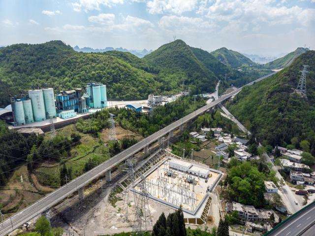 贵州首条城铁年底通车，贵阳至六盘水仅需1小时