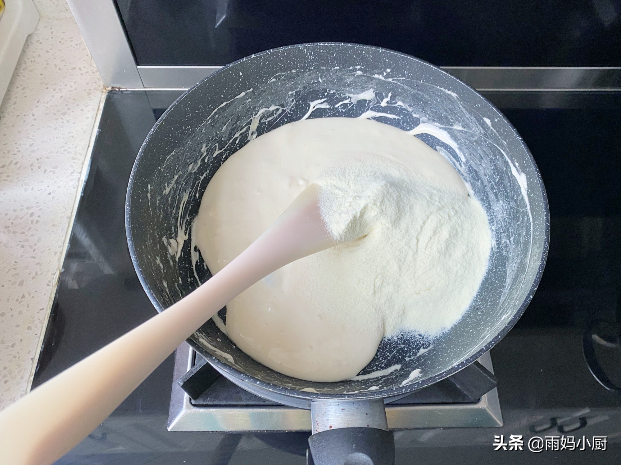 過年小零食雪花酥，香酥美味做法簡單，1口平底鍋10分鐘搞定