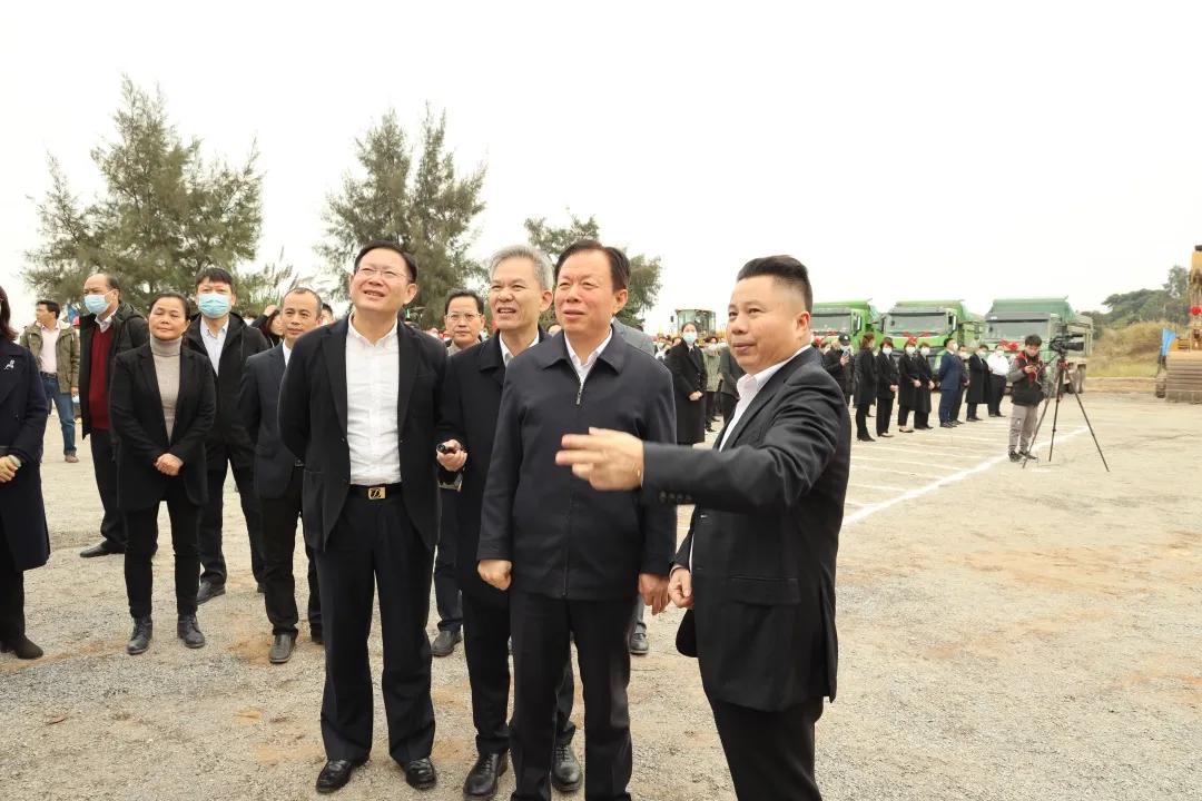 防城港市大健康和文旅产业重点项目威壮·滨海文旅康养项目开工