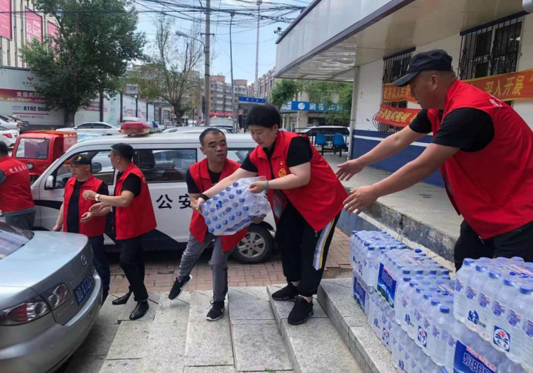 护航高考，非公党员志愿者在行动