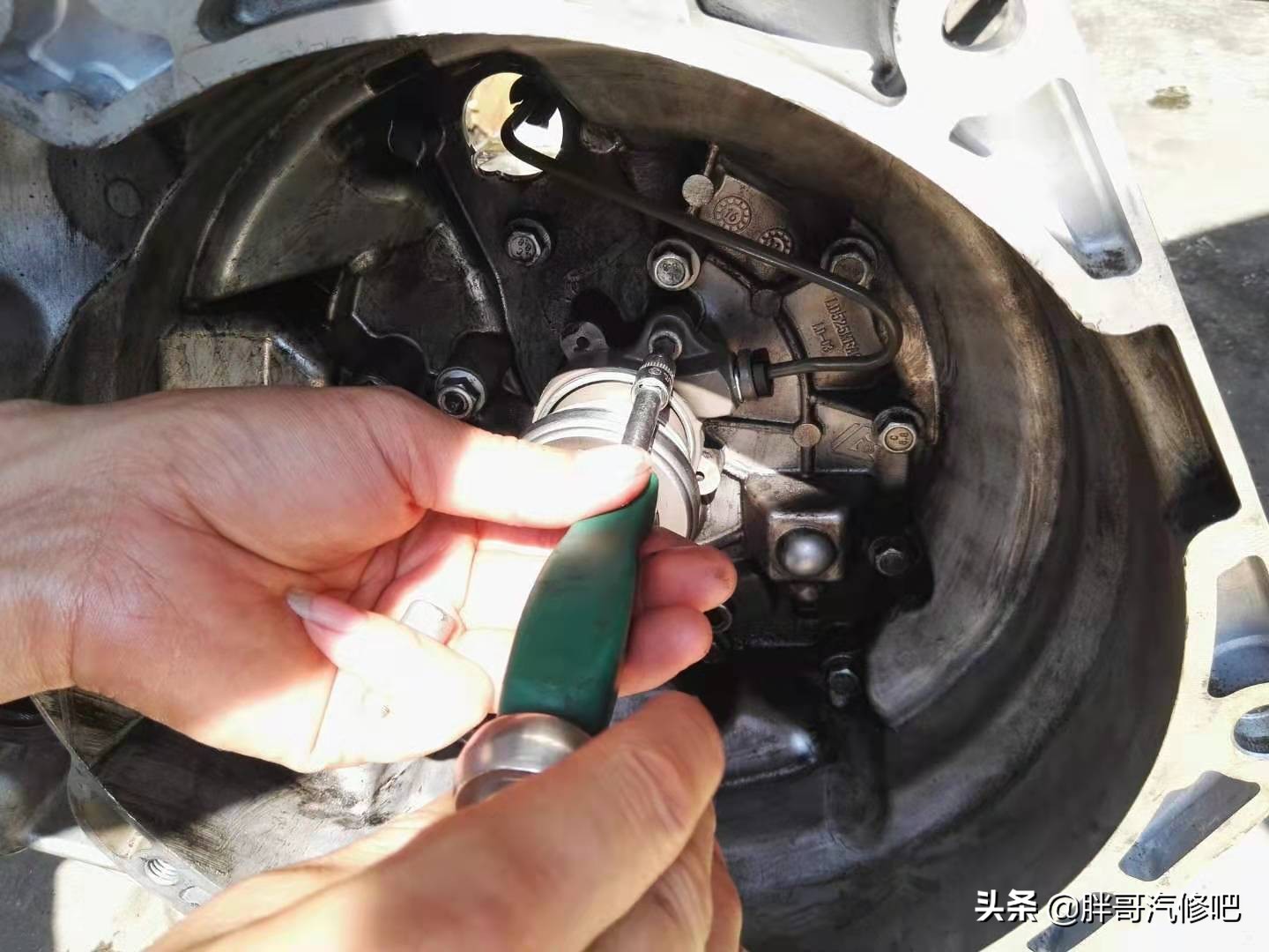 图片[11]_汉腾X7离合器分泵漏油维修步骤_5a汽车网