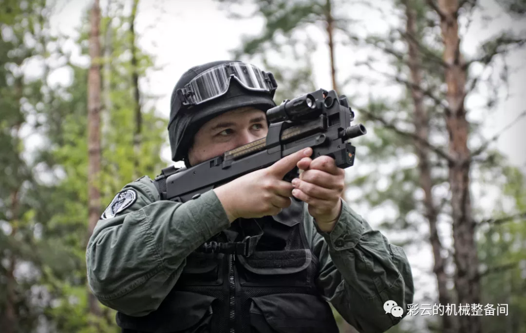 说到PDW你首先想到的就是它——比利时P90单兵自卫武器