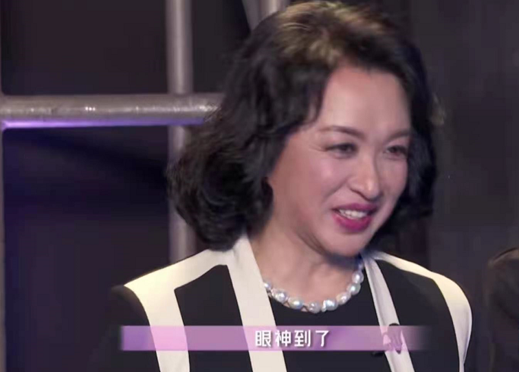 " chase after light elder brother " Du Chun uses consummate skill of hold up person, spit groove by Yang Mi, zheng Shuang said a fair word