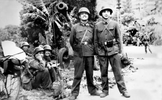 战场父子兵，他们是唯一参加越战的父子兵，战