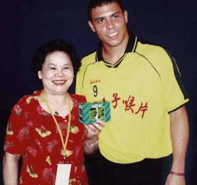 从女强人到老赖，金嗓子喉宝背后的女人到底经历了什么？