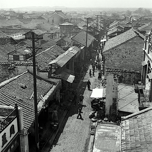 老照片：1945年江蘇南京，明城牆下的昔日風景