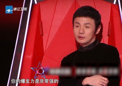 柳云龙19岁女儿参加好声音，6位导师为其转身！