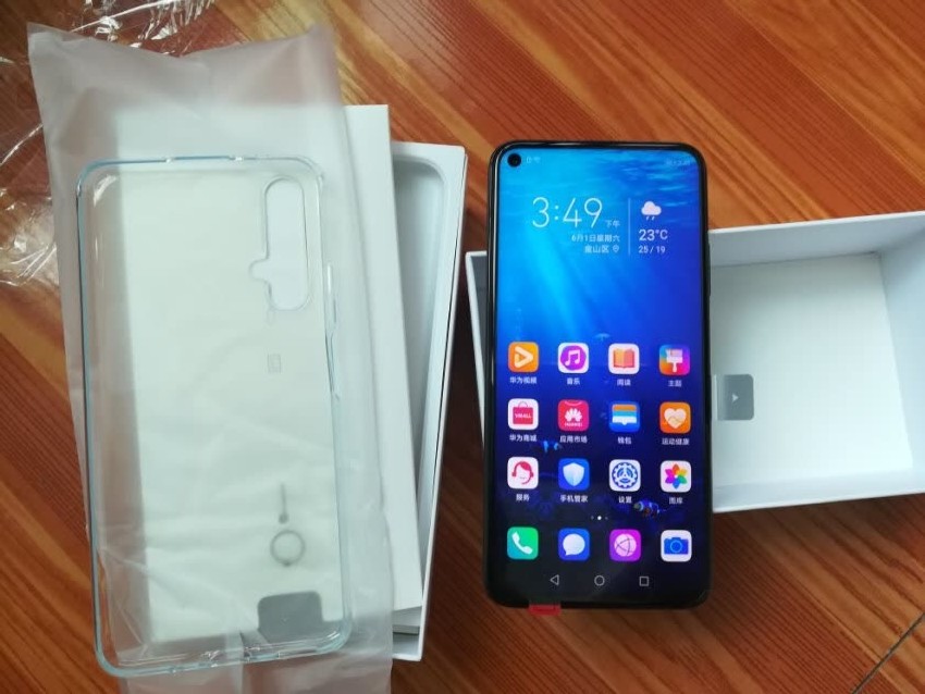 麒麟7nm+鸿蒙系统+双OIS，跌至1548元，从高端市场跌至低端市场