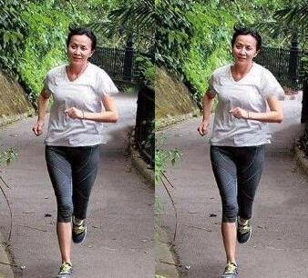 54岁刘嘉玲晨跑被拍，素颜和普通老太无差别，网