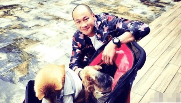 何润东婚后无节制,从健身达人到又秃又胖,网