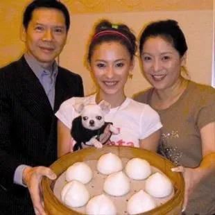 张柏芝上节目唱跳频频失准，王菲好友直接开撕