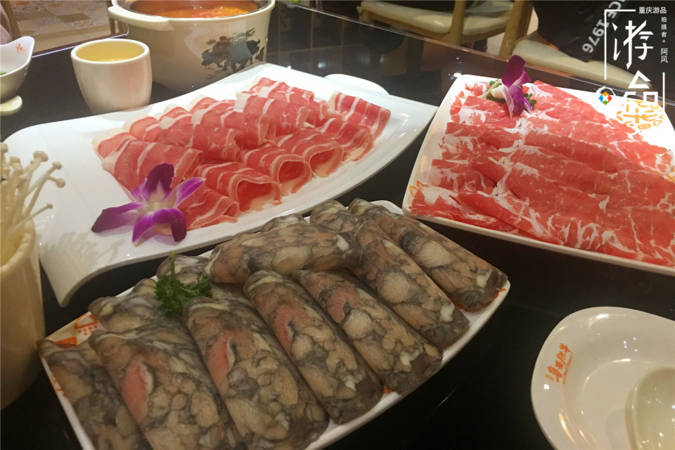 真实打探重庆不辣的火锅：3荤5素还有小吃，128元不算贵