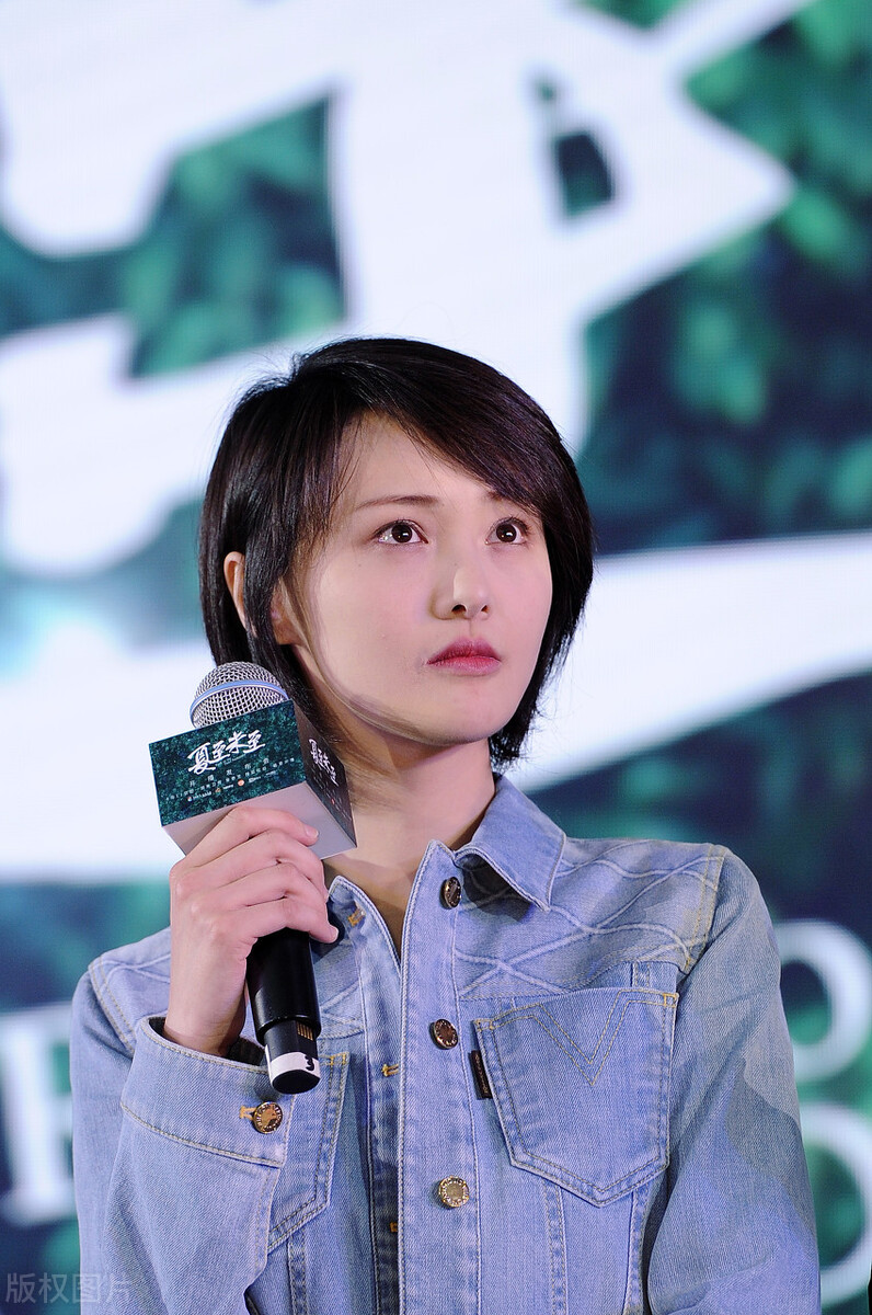 继赵薇之后，郑爽也被封杀网暴，网友们却纷纷鼓掌，真相是什么