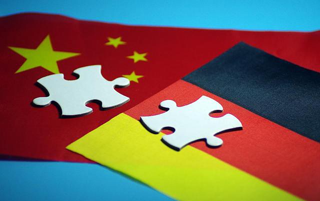 中国还没出手，美防长就给英国当头一棒，督促英航母尽早打道回府