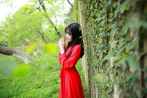 太在乎一个人的伤感句子 表达我很在乎你的句子图片