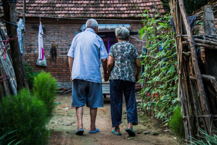 社保没交满15年的人“恭喜”了！新规下，今年起