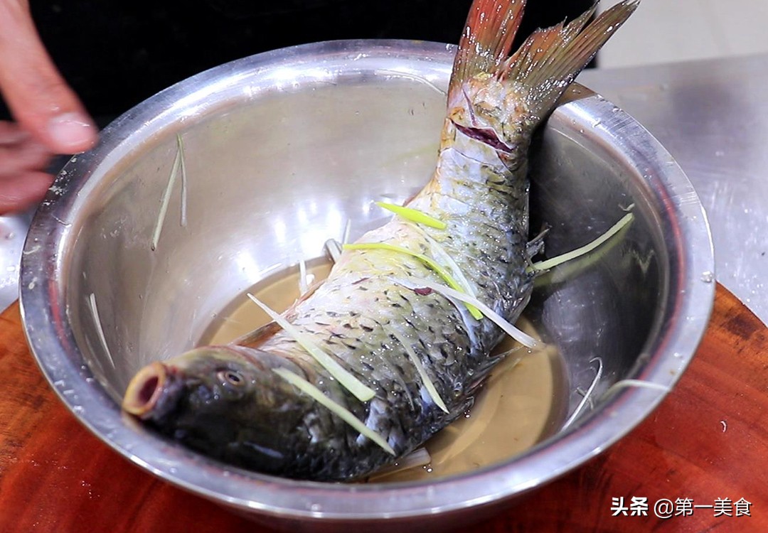 图片[3]-酸辣鱼怎么做才好吃？厨师长教你做法和诀窍 酸爽开胃 鲜嫩滑口-起舞食谱网