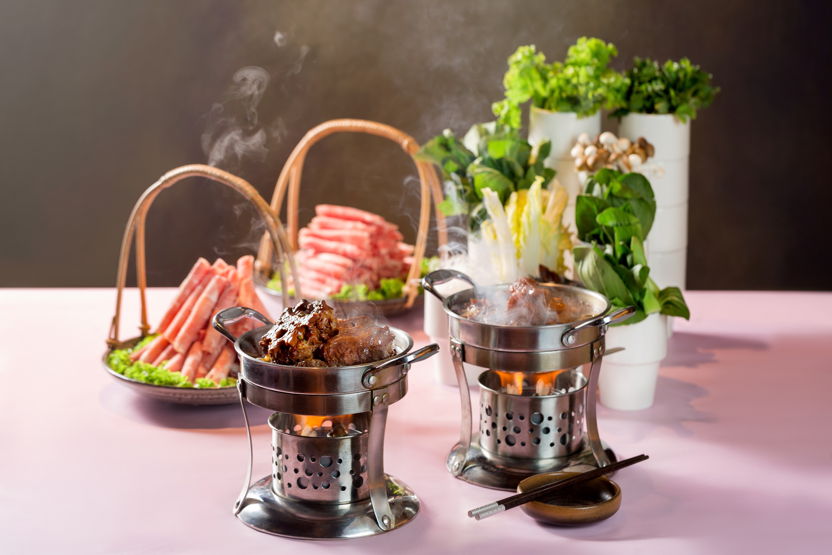北京粤财JW万豪酒店推出羊蝎子，牛肉筋小火锅，在美好中沸腾