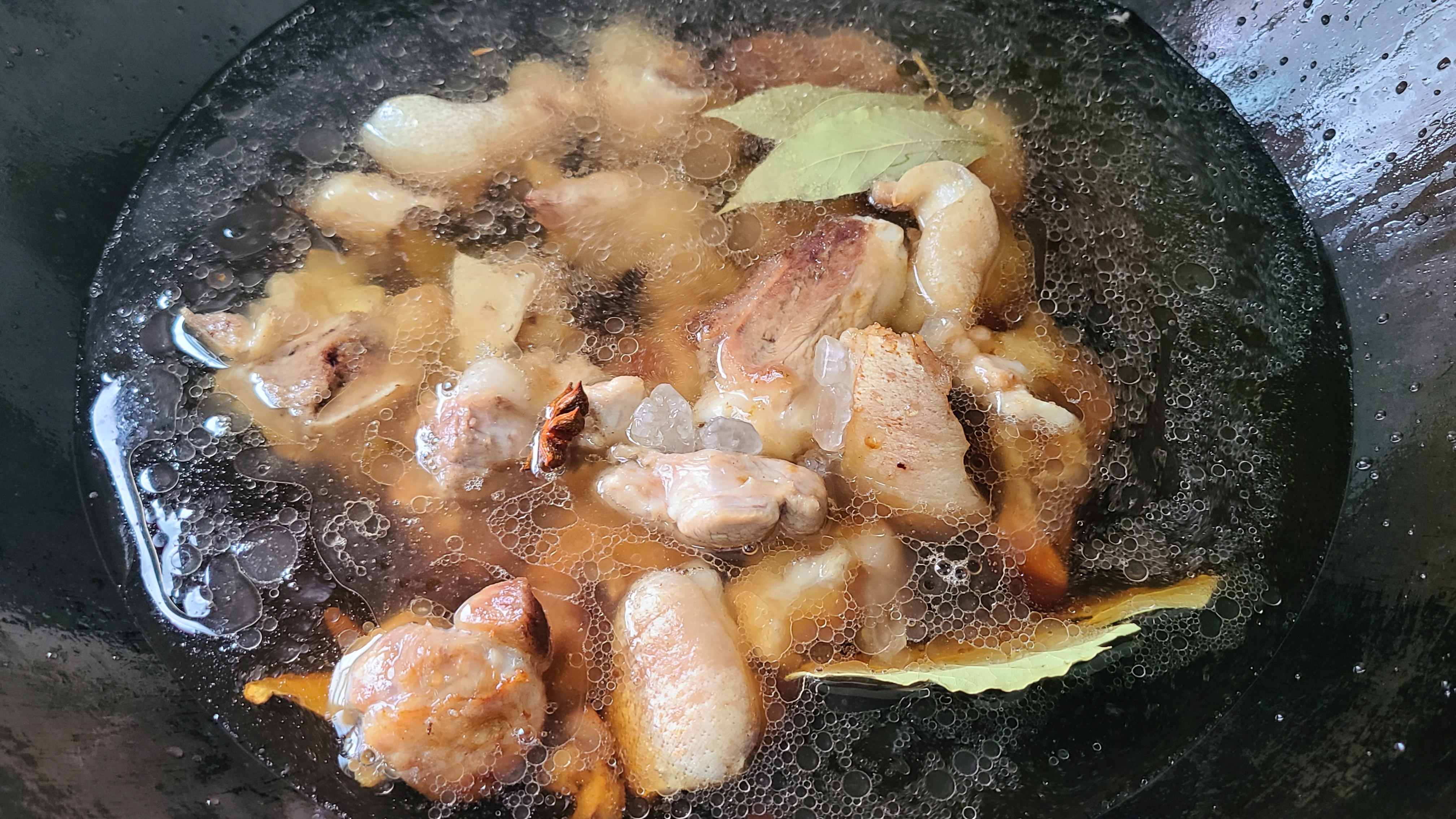 酸梅猪脚，我就喜欢这种做法，广东很好吃的一道菜，简单美味