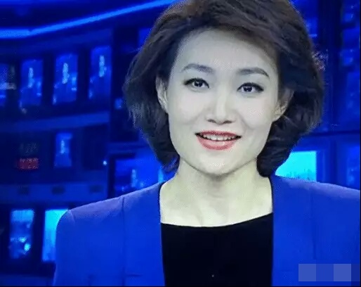 天不怕地不怕，就怕央视李梓萌摘假发，看到真实颜值：不输杨紫