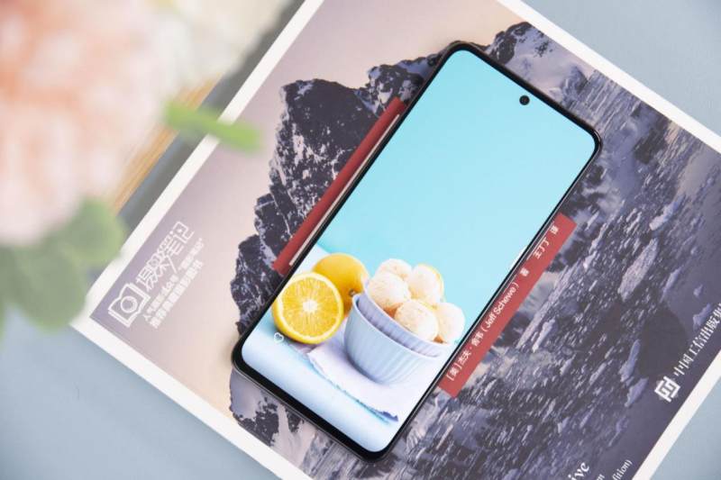 堆料够足、设计用心，买小米11青春版不如选中兴S30 Pro
