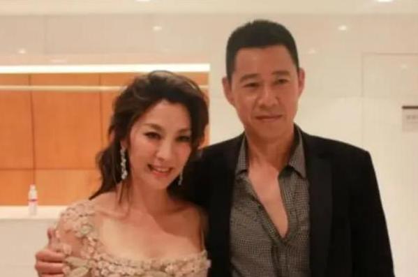 张丰毅轻视亲儿子，转身沦为“继女奴”，吕丽萍报复手段堪称一绝