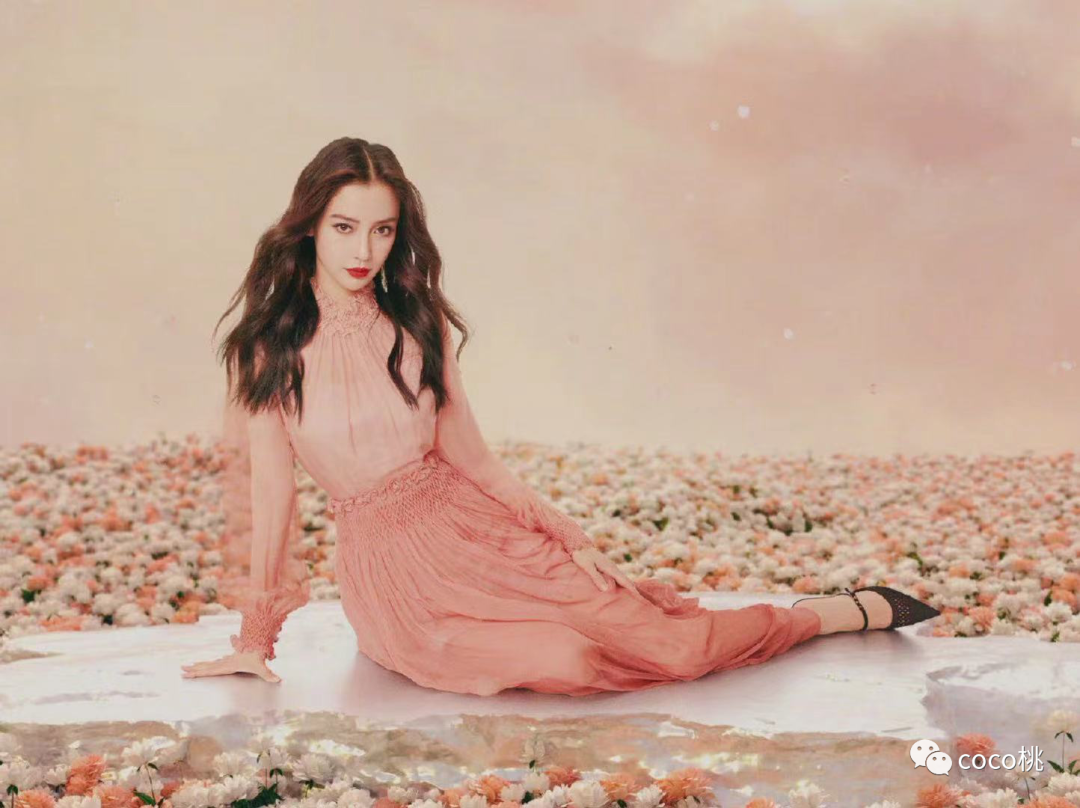 Female star of Ba Sha red carpet is contended for strange bottle colourful! 