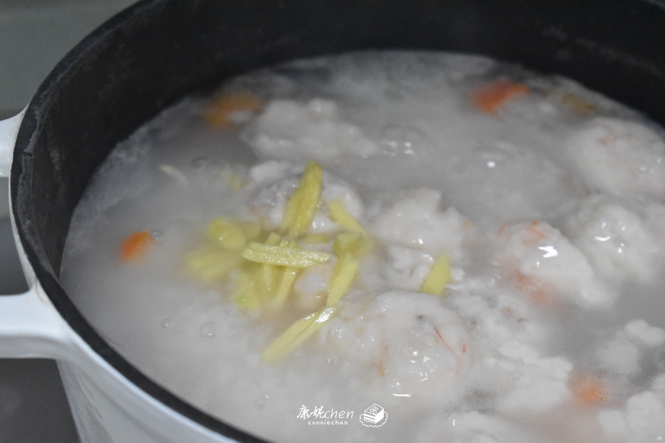 這粥食材普通做法簡單，鮮美香濃，味道棒營養多，尤其適合孩子