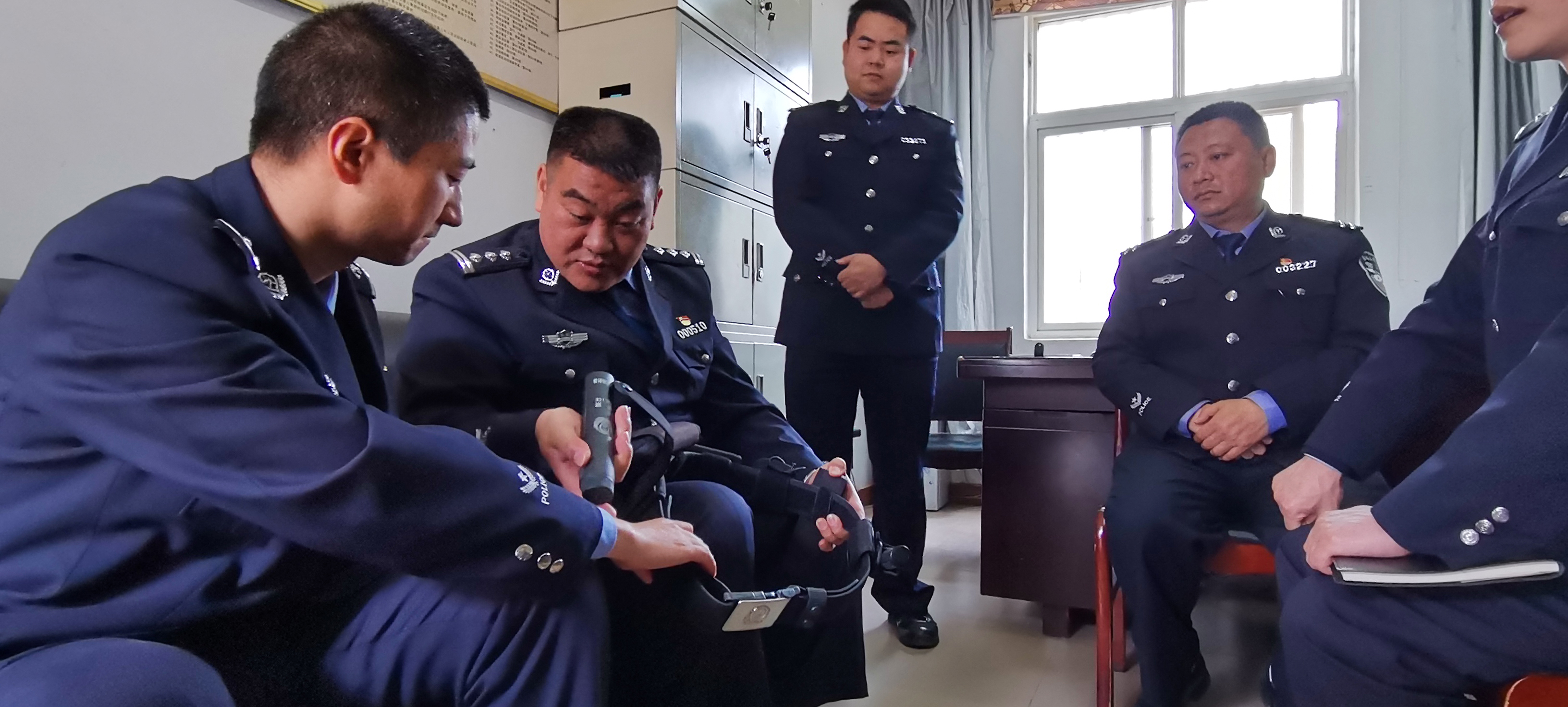 陕西省厅警务督察总队到略阳县公安局开展维权慰问和维权督察