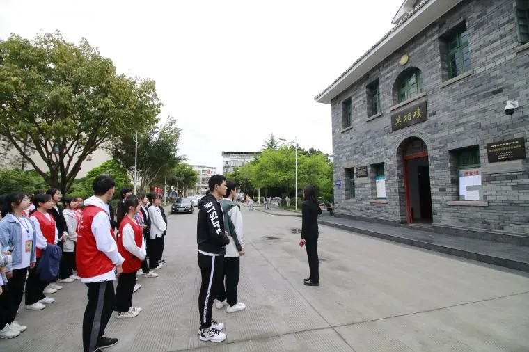 遂宁市职校:追寻校园红色记忆 传承革命红色基因