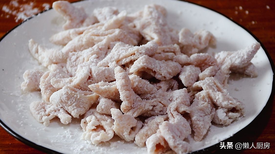 入秋后，这食材我就爱这样吃，特别酥脆，很多人不爱吃它