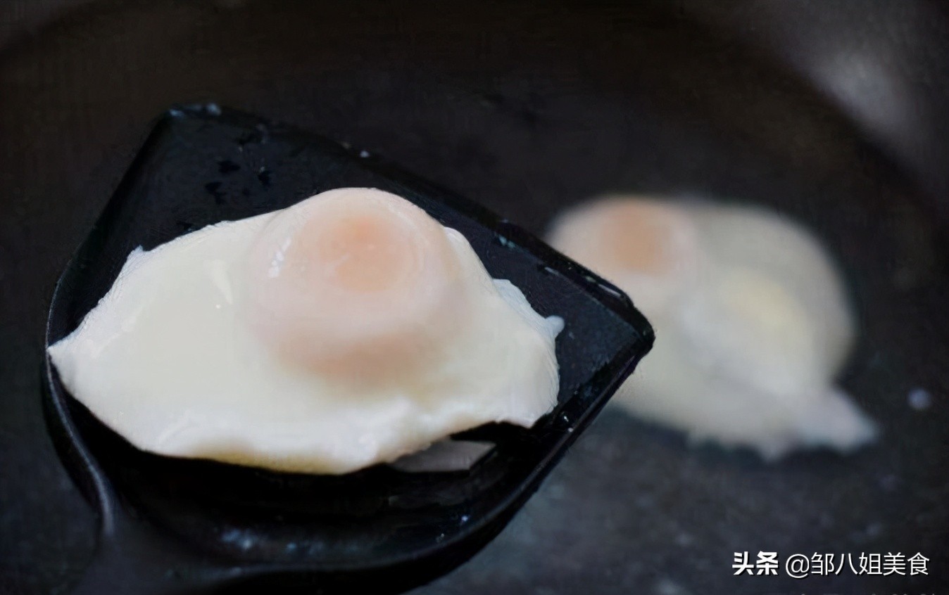 煮荷包蛋​，不要水開馬上下鍋！ 教您正確做法，完整不散，鮮嫩好吃