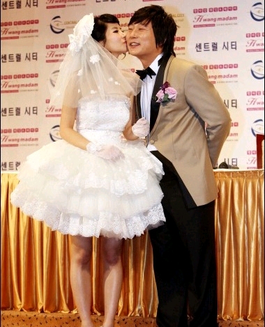 李秀根脑源性麻痹的儿子突然生病妻子求网友要做手术更担心了