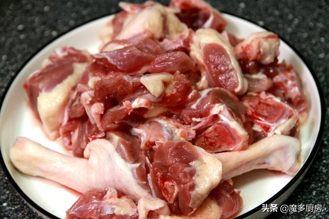 Buy 2 duck legs for 9 yuan, cook a plate of beer duck, no oil and less seasoning, simple and easy to make, good nutrition