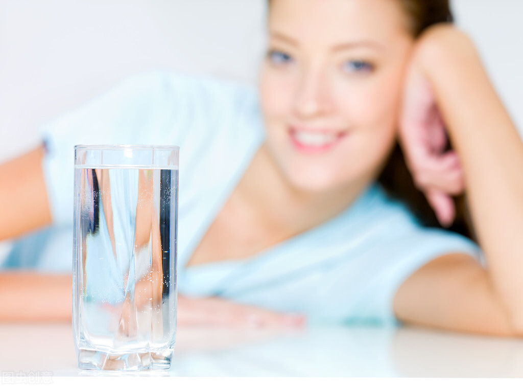 一天究竟要喝多少水？ 關於它的10個問題，你真的懂喝水嗎？