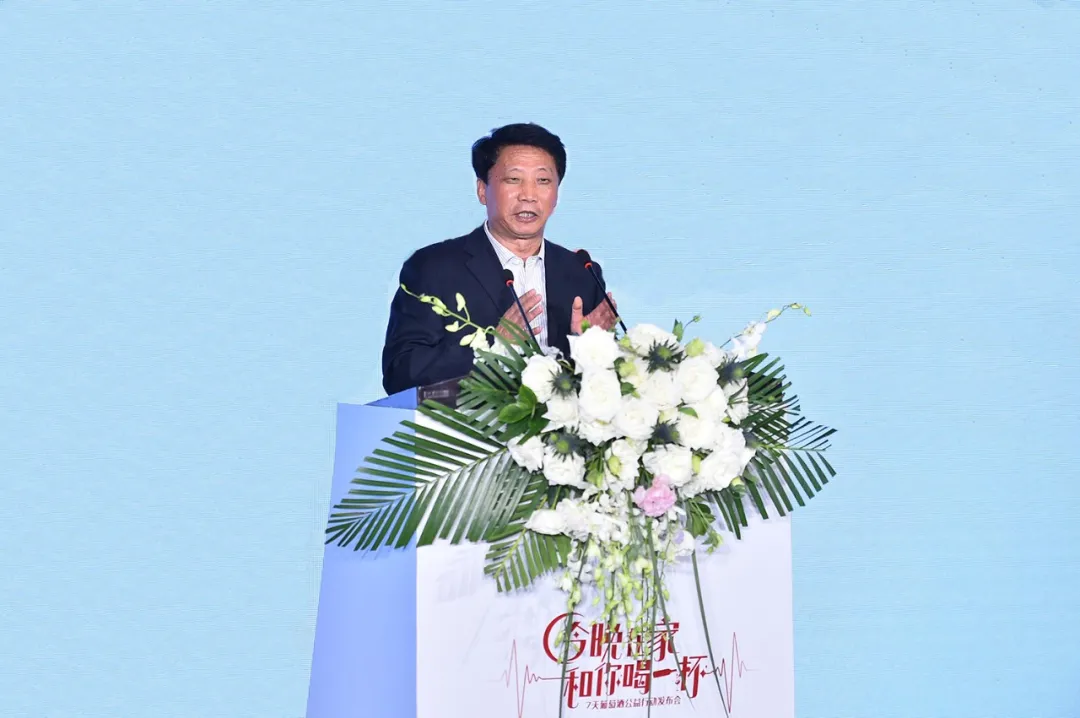 用7天时间重温两人世界,张裕发起“七天葡萄酒公益行动”