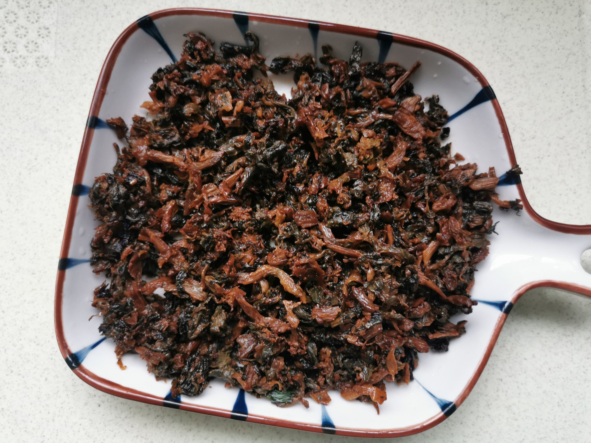 吃了会上瘾的梅干菜饼，不需要发面，不需要油酥，又香又脆真好吃