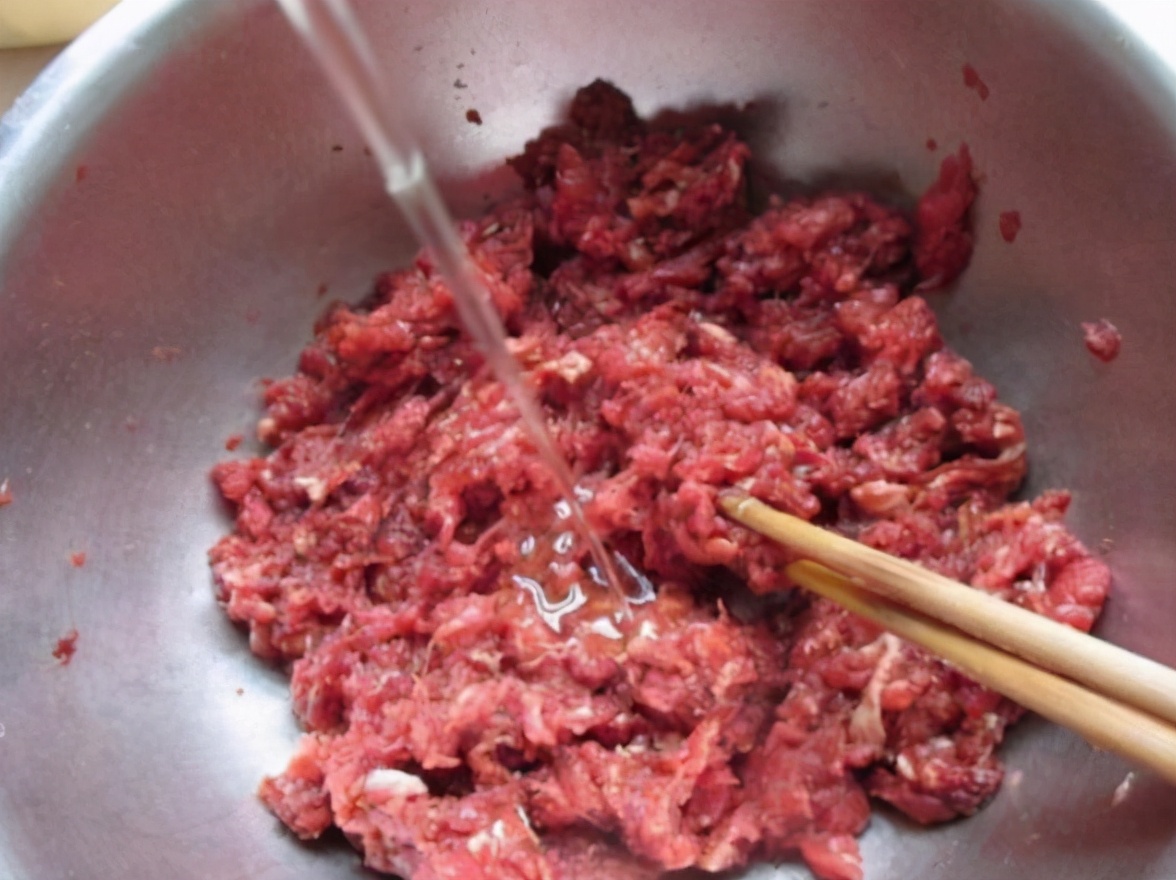 图片[6]-【调肉馅】做法步骤图 肉馅鲜嫩多汁 真香-起舞食谱网