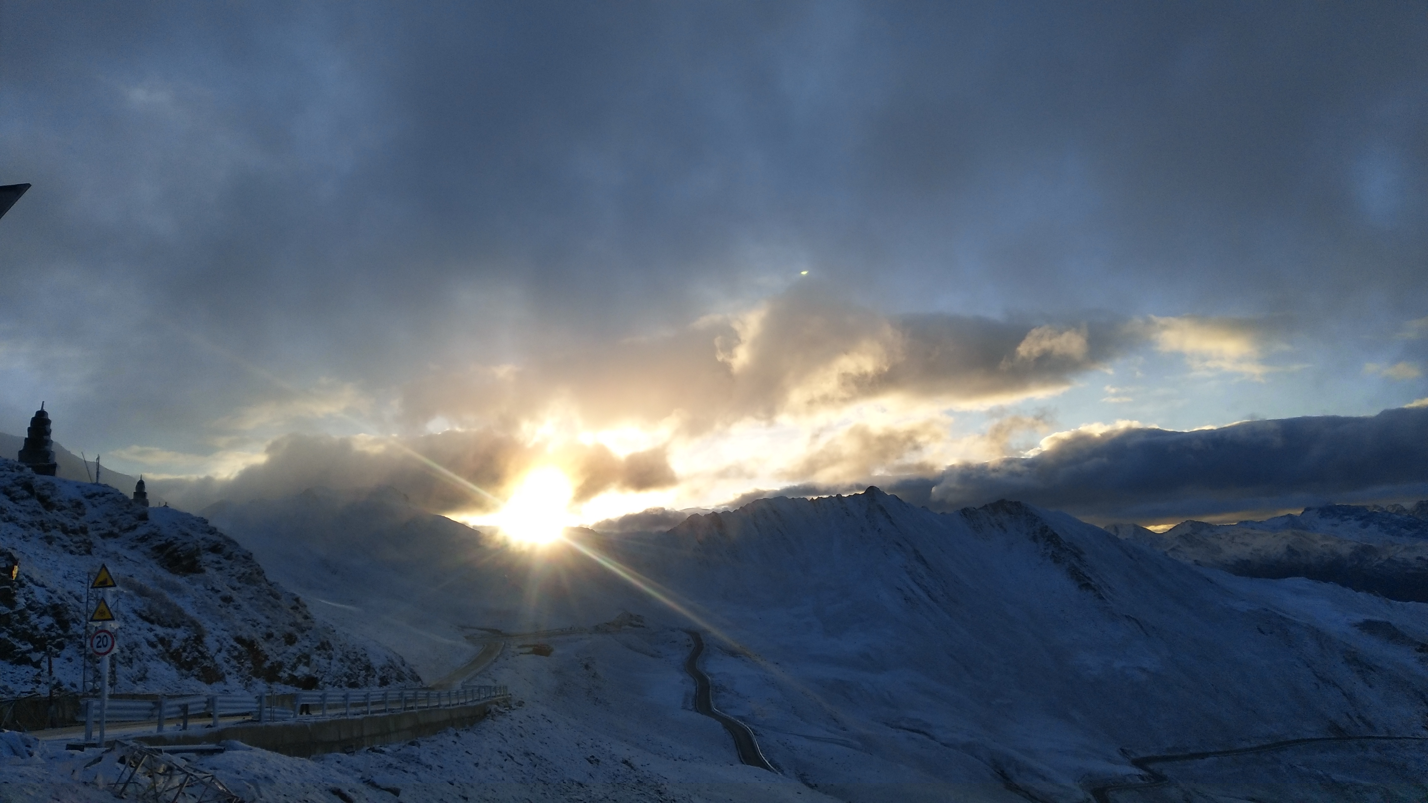 自驾翻越夹金山：路书账本详细攻略及注意事项