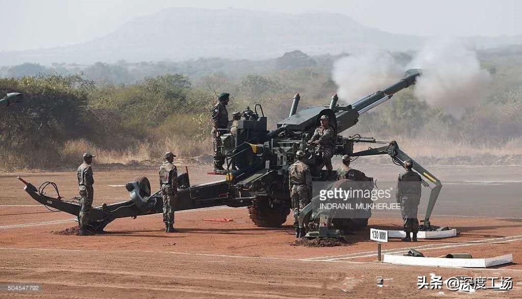 印度三大炮兵师，看轰击雪山背后面地：集火攻击瘫痪重要道路桥梁