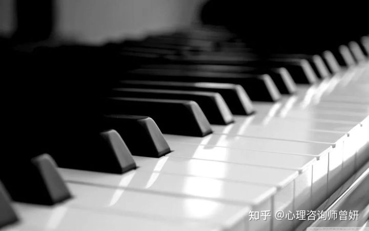 养废一个孩子，就让他学钢琴和演讲！这就是我反对兴趣班的原因