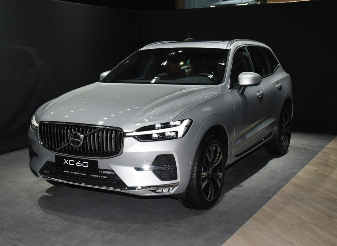 领克版“XC90”官图发布；全新一代宝马X1谍照曝光